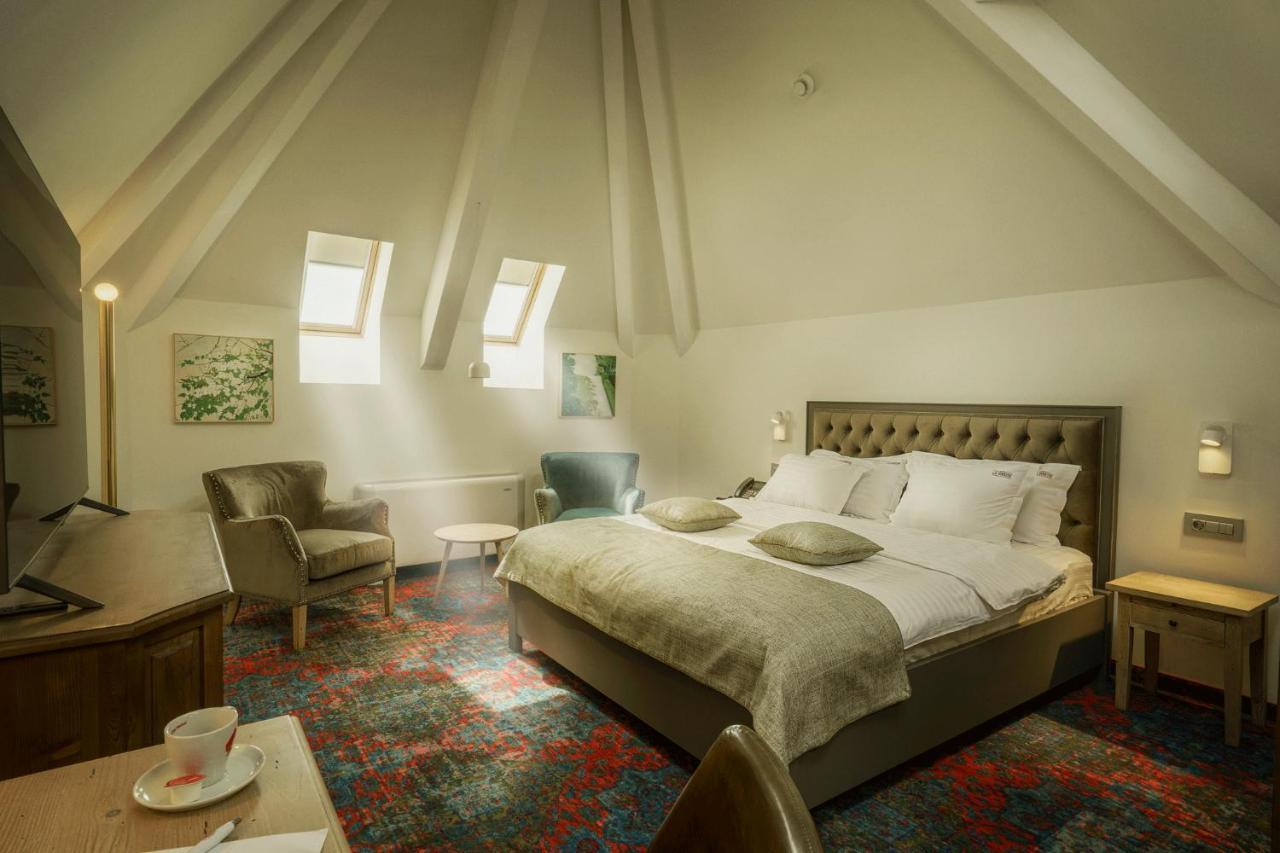 Готель La Boheme Boutique Casa Soare Бухарест Екстер'єр фото