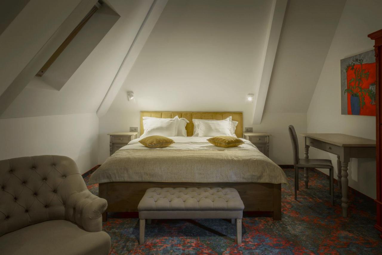 Готель La Boheme Boutique Casa Soare Бухарест Екстер'єр фото