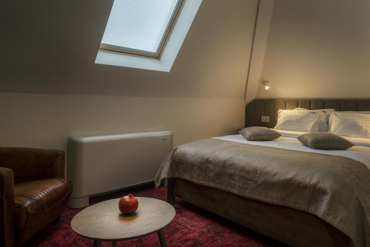Готель La Boheme Boutique Casa Soare Бухарест Екстер'єр фото